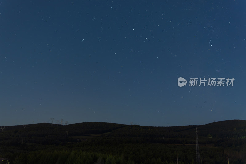 高清夜晚山顶星空