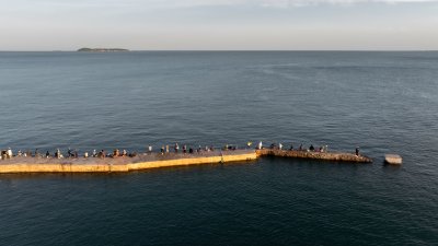 青岛海滨垂钓