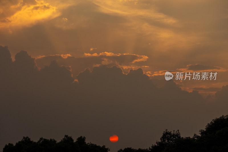 夕阳光晕落日傍晚