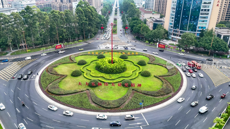 城市绿化植物眉山交通转盘航拍图