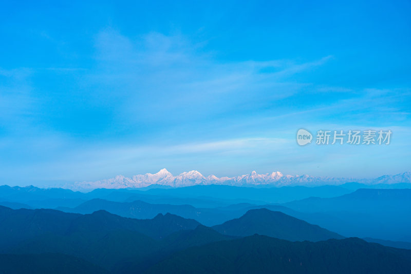 峨眉山日出风景