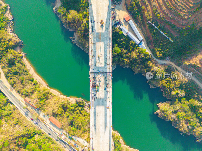 航拍建设中的西双版纳神秘谷大桥