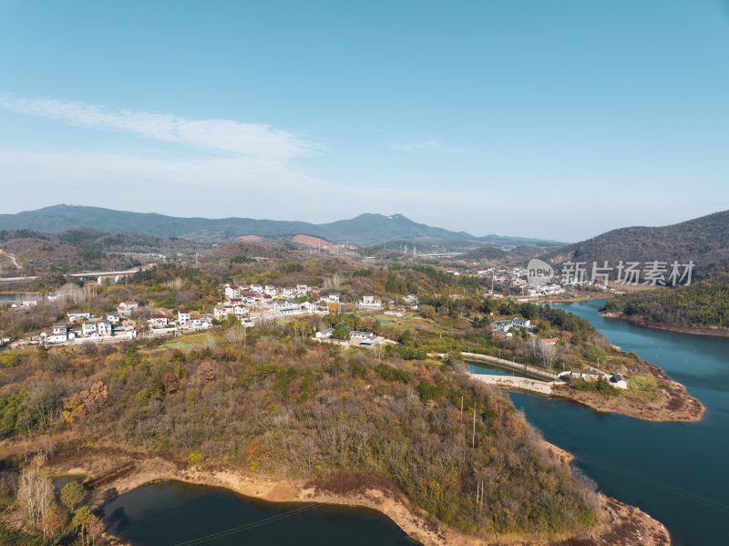 湖泊山景