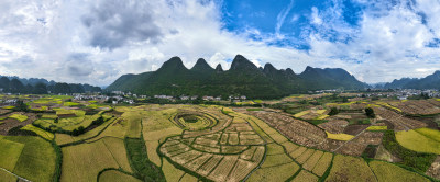 贵州黔西南万峰林八卦田风光