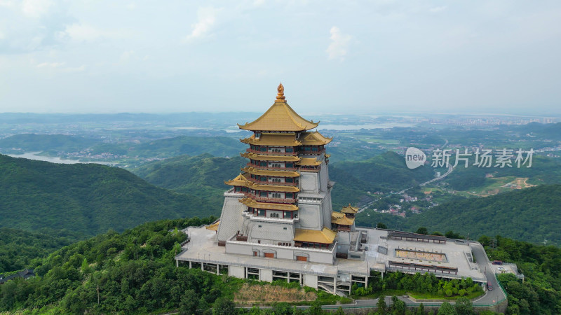 航拍湖北黄石东方山风景区东昌阁