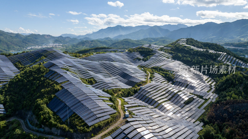 航拍大型光伏发电基地，新能源产业基地