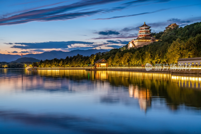 北京颐和园夜景