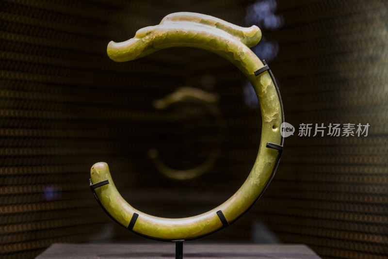 红山玉龙，中华第一龙，故宫博物院藏