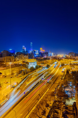 北京国贸与明城墙遗址车流城市夜景