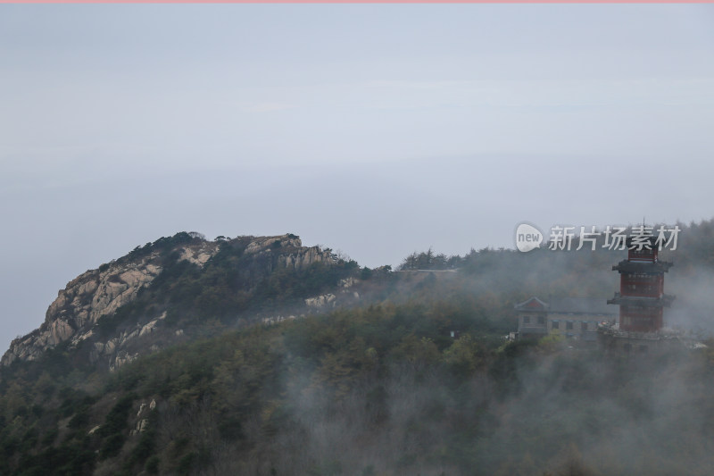 云海 山峰 山峦 山东 泰山