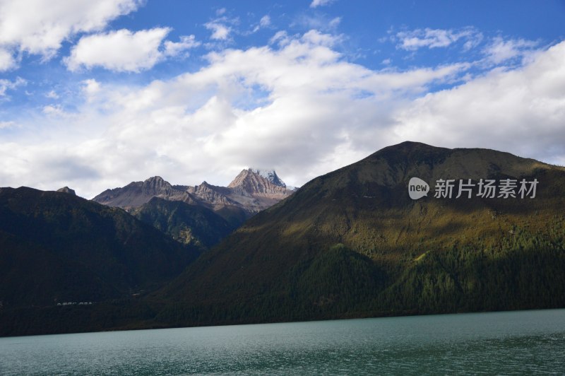 西藏巴松措景区风景