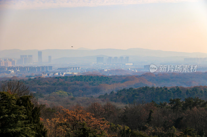 南京中山陵视角远眺南京市城区