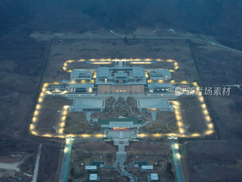 航拍秦岭西安国家版本馆文济阁夜景