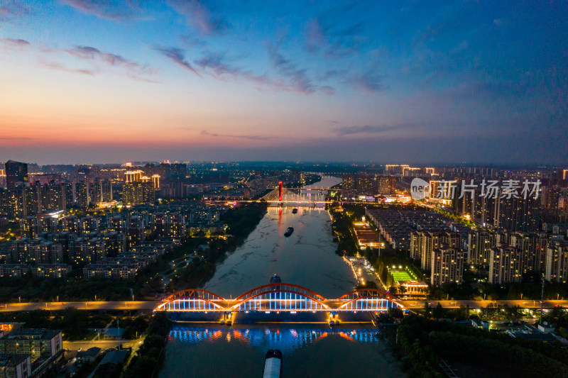 江苏宿迁夜景灯光航拍摄影图