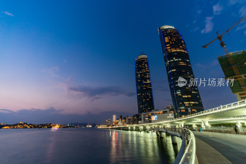 厦门世茂海峡大厦夜景