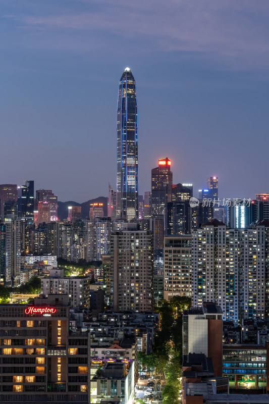 深圳福田CBD大湾区平安大厦夜景蓝调