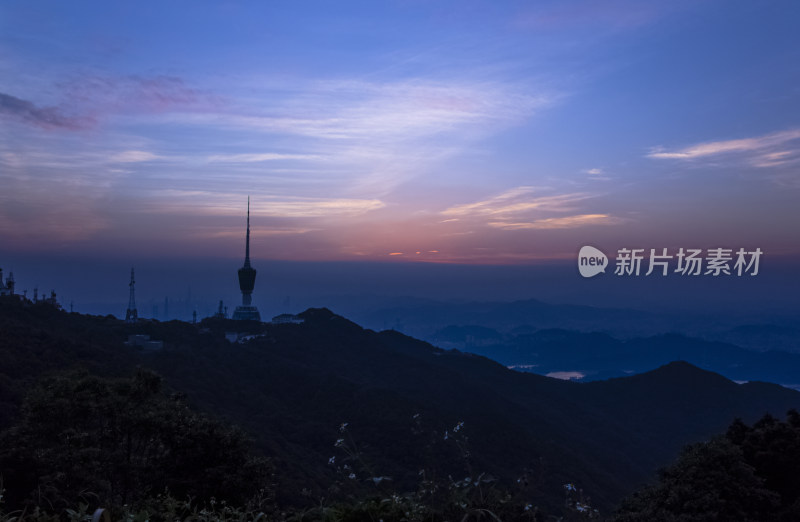 深圳盐田梧桐山顶电视塔与夕阳余晖晚霞