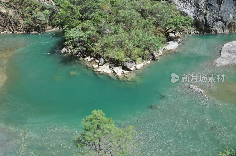 香格里拉峡谷风光