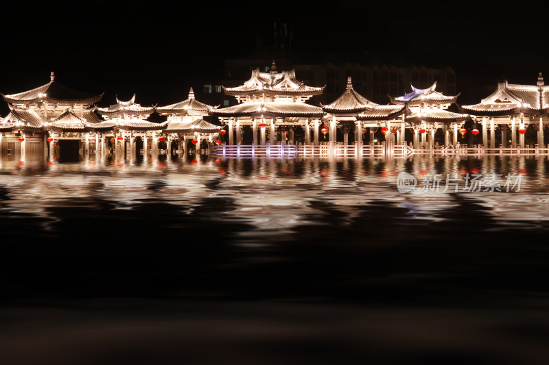 潮州广济桥的廊桥夜景航拍