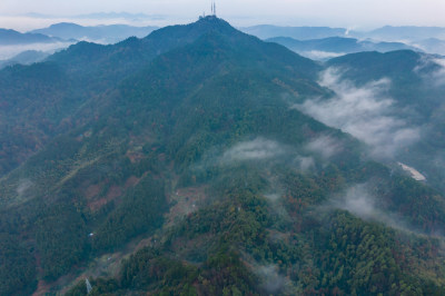 清晨山川云雾缭绕日出航拍摄影图