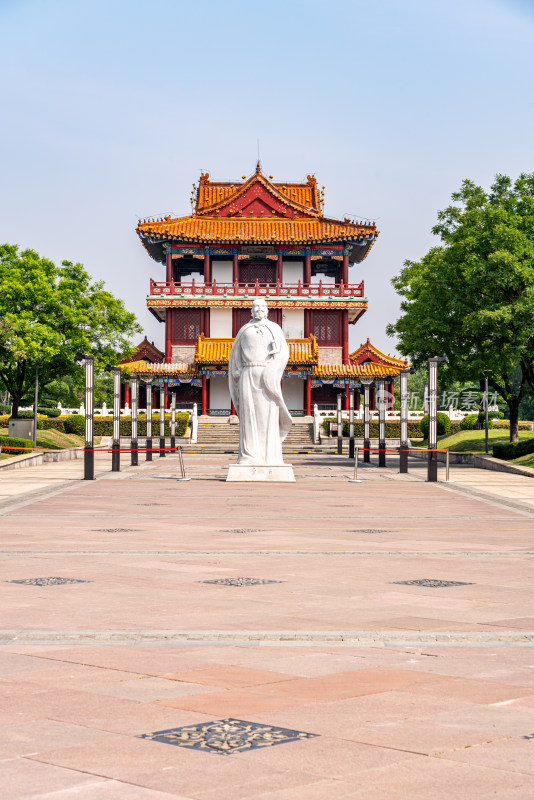 山东济宁太白湖公园北湖阁李白雕塑景点景观