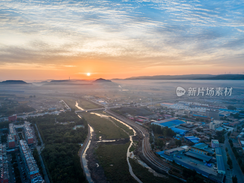 中国东北辽宁阜新市区城市日出航拍