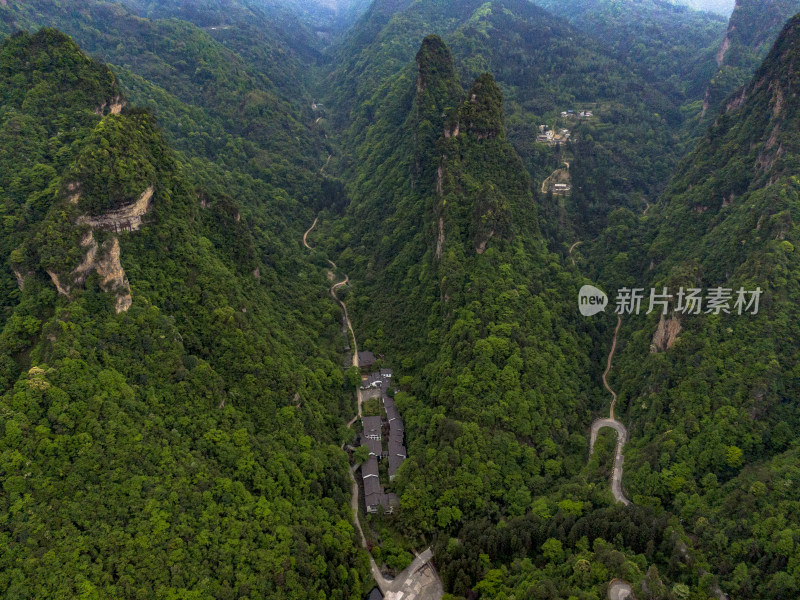 湖南张家界奇秀山峰航拍图