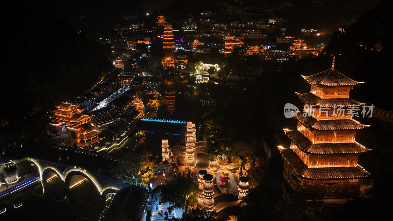 贵州兴义市峰林布依景区夜景