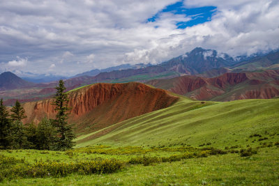 青海省卓尔山山顶风景