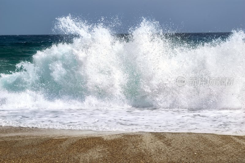 大海浪花巨浪浪潮汹涌海浪波涛汹涌