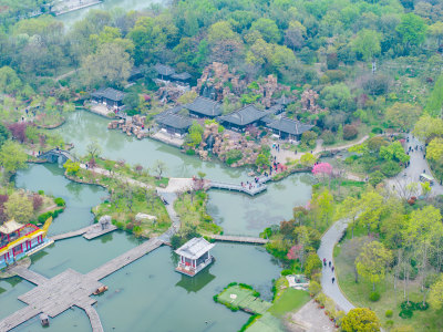 航拍烟雨江南扬州瘦西湖风景区全景