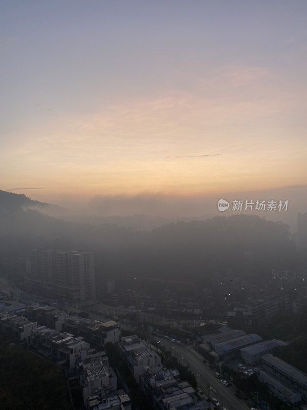 广西梧州明珠塔日出和云海