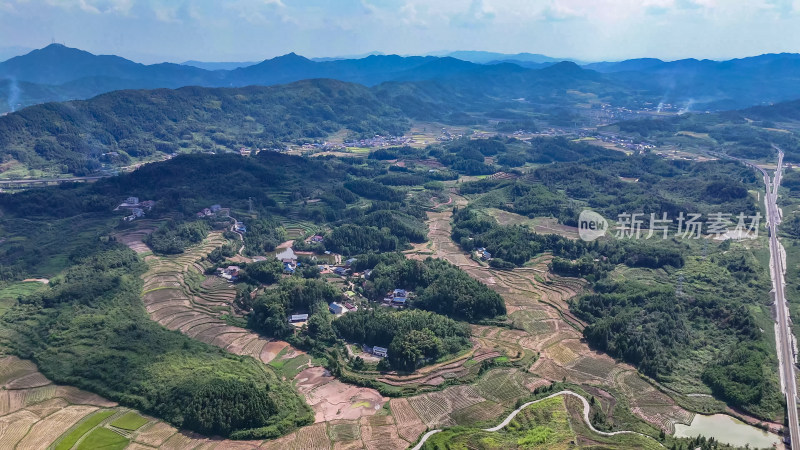 丘陵山川稻田梯田风光航拍