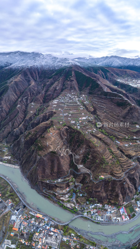 四川阿坝州金川梨花藏寨雪山高空航拍