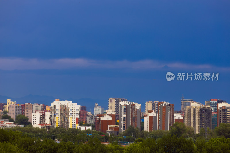 雨中的城市风光