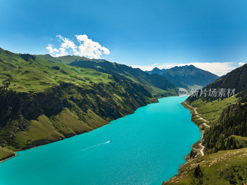 新疆昭苏玉湖景区