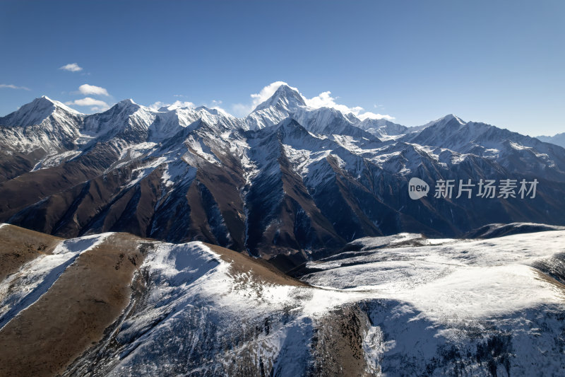 四川甘孜州高原冷嘎措贡嘎雪山高空航拍