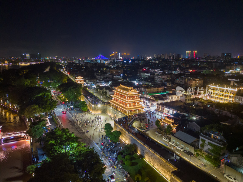 广东潮州古城广济门城楼夜景