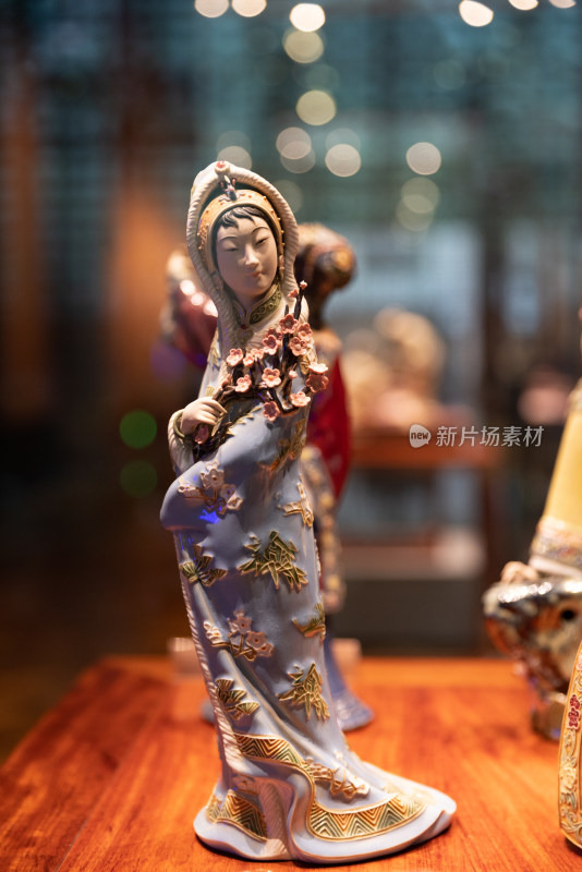 中国工艺美术馆大国匠作展厅雕像