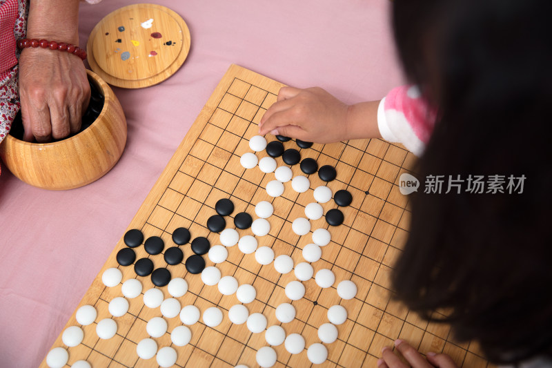 棋盘上下围棋休闲游戏