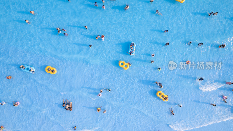 武汉欢乐谷夏日的玛雅海滩造浪海滩
