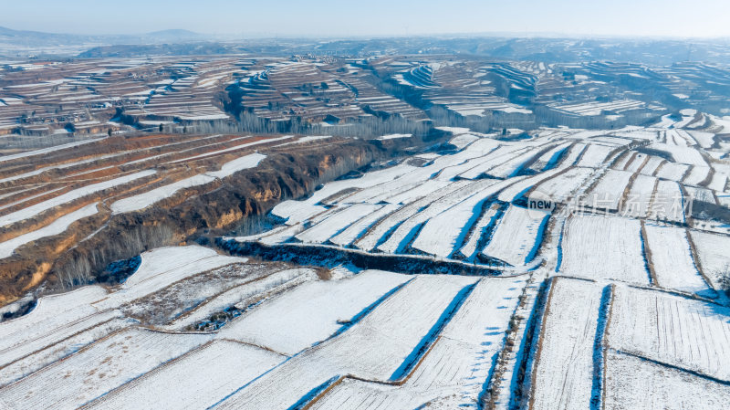 梯田航拍全景自然风景冬天下雪地形地理