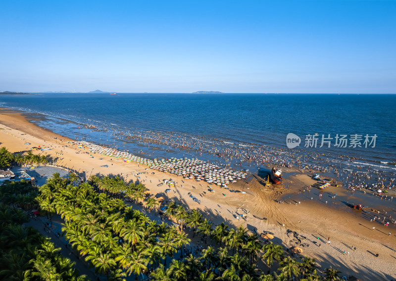 海边城市风光全景航拍