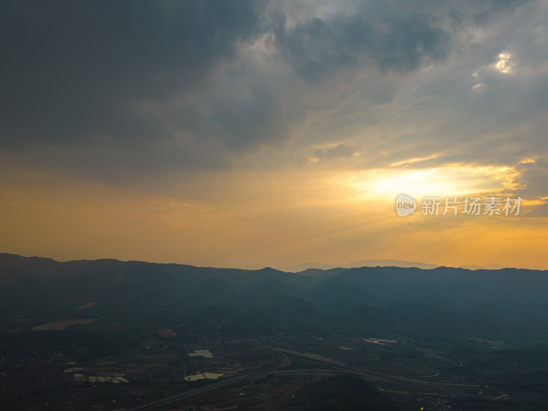 航拍山脉夕阳晚霞自然风光