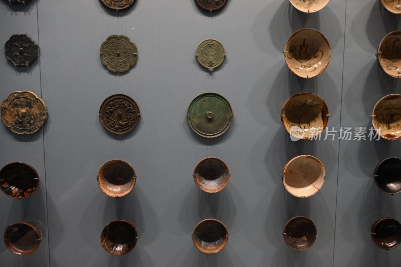 传统手绘花鸟折扇