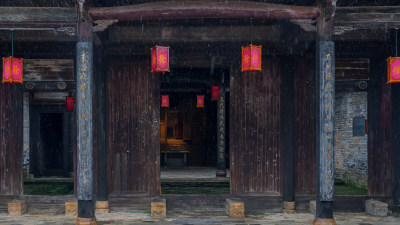 江西赣州龙南关西围客家围屋雨季大雨风光