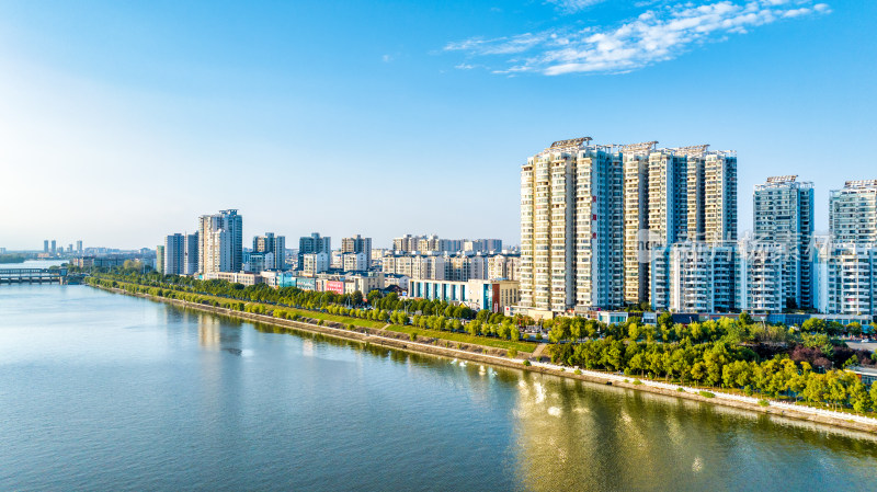 湖北省随州市涡水河府河边的楼房