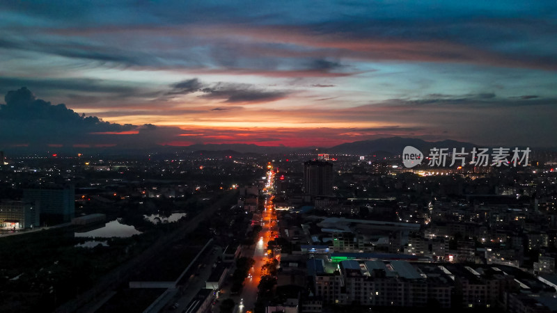 玉林城市夜幕降临航拍图