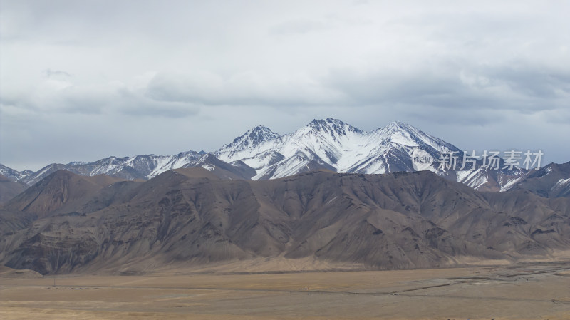 航拍新疆瓦罕走廊帕米尔高原雪山