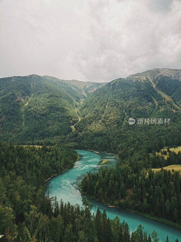 新疆喀纳斯湖风景